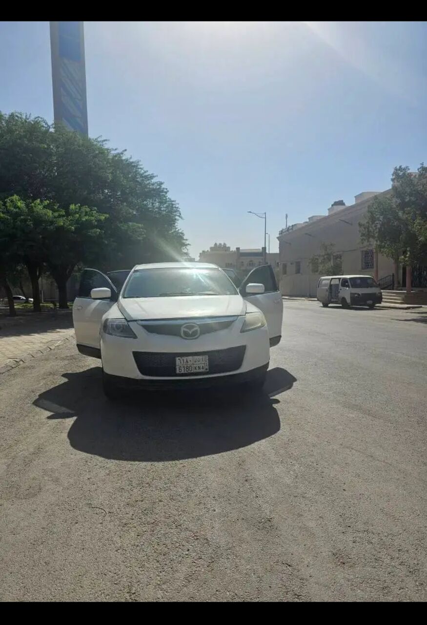 Riyadh, Vehicles, Cars & Trucks , SAR 20000,  2009,  2009,  Automatic,  264000 KM,  Urgent Sale  Car Brand: Mazda Cx9 []full Options]  Model-year:   Variant:   Ow