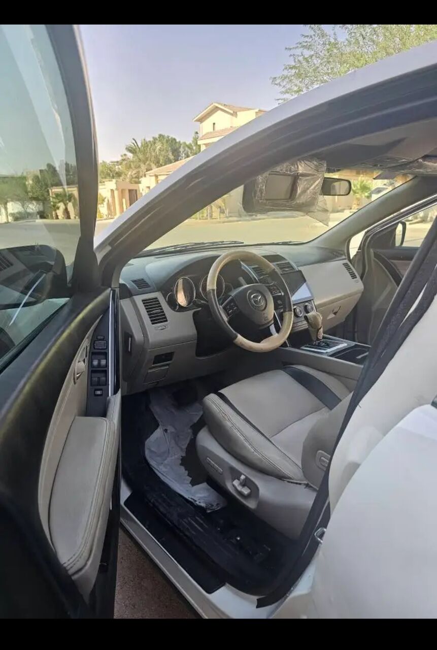 Riyadh, Vehicles, Cars & Trucks , SAR 20000,  2009,  2009,  Automatic,  264000 KM,  Urgent Sale  Car Brand: Mazda Cx9 []full Options]  Model-year:   Variant:   Ow