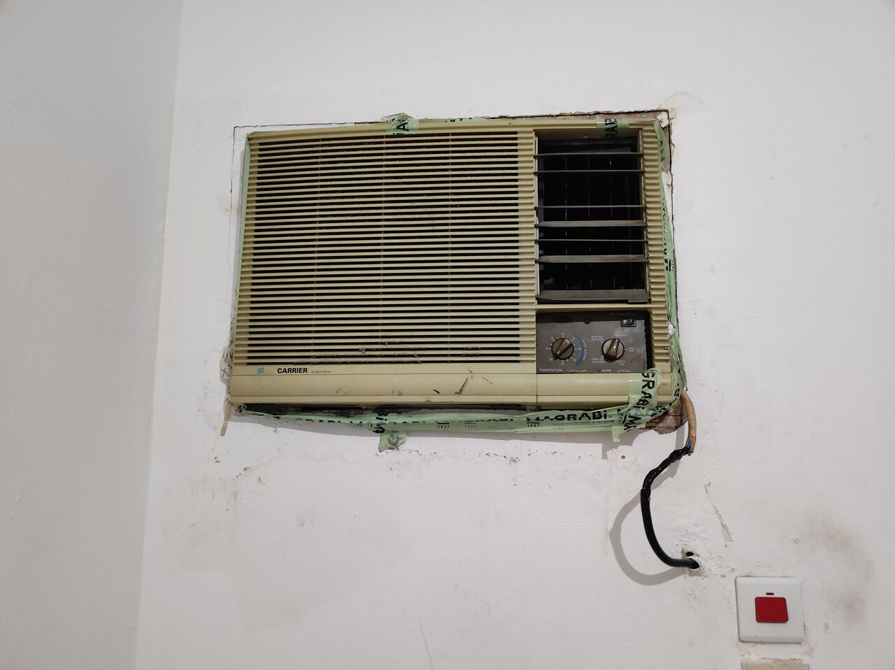 Makkah, Air Conditioners, SAR 250,  Carrier AC