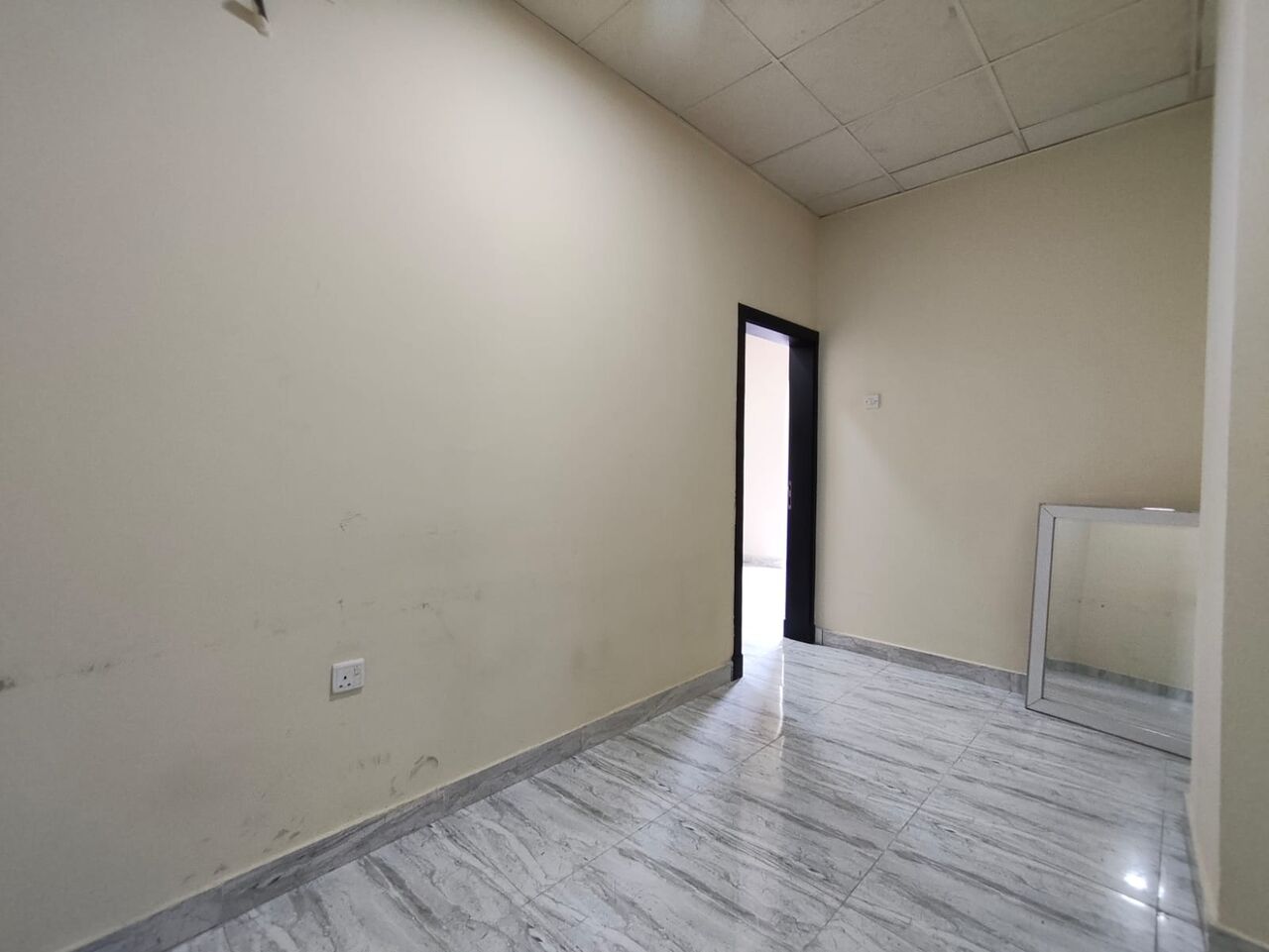 East Riffa, Apartments, Flats, Houses & Villas, BHD 160/year,  1 BR,  East Riffa Highway:- Spacious Semifurnished Studio Flat On Rent With Unlimited Ewa..