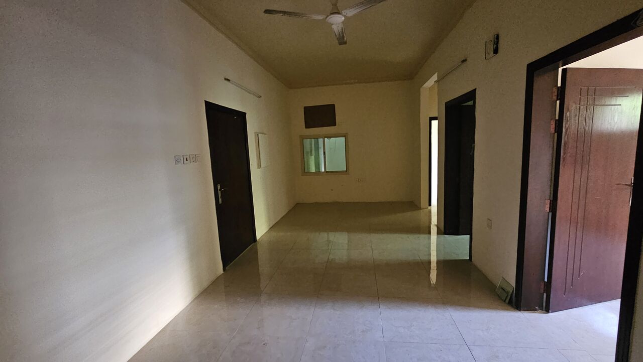 Busaiteen, Apartments, Flats, Houses & Villas, BHD 160/month,  2 BR,  Separate Water Meter, Lift, Underroof Reserved Parking,closed Kitchen.Busaiteen.39128508