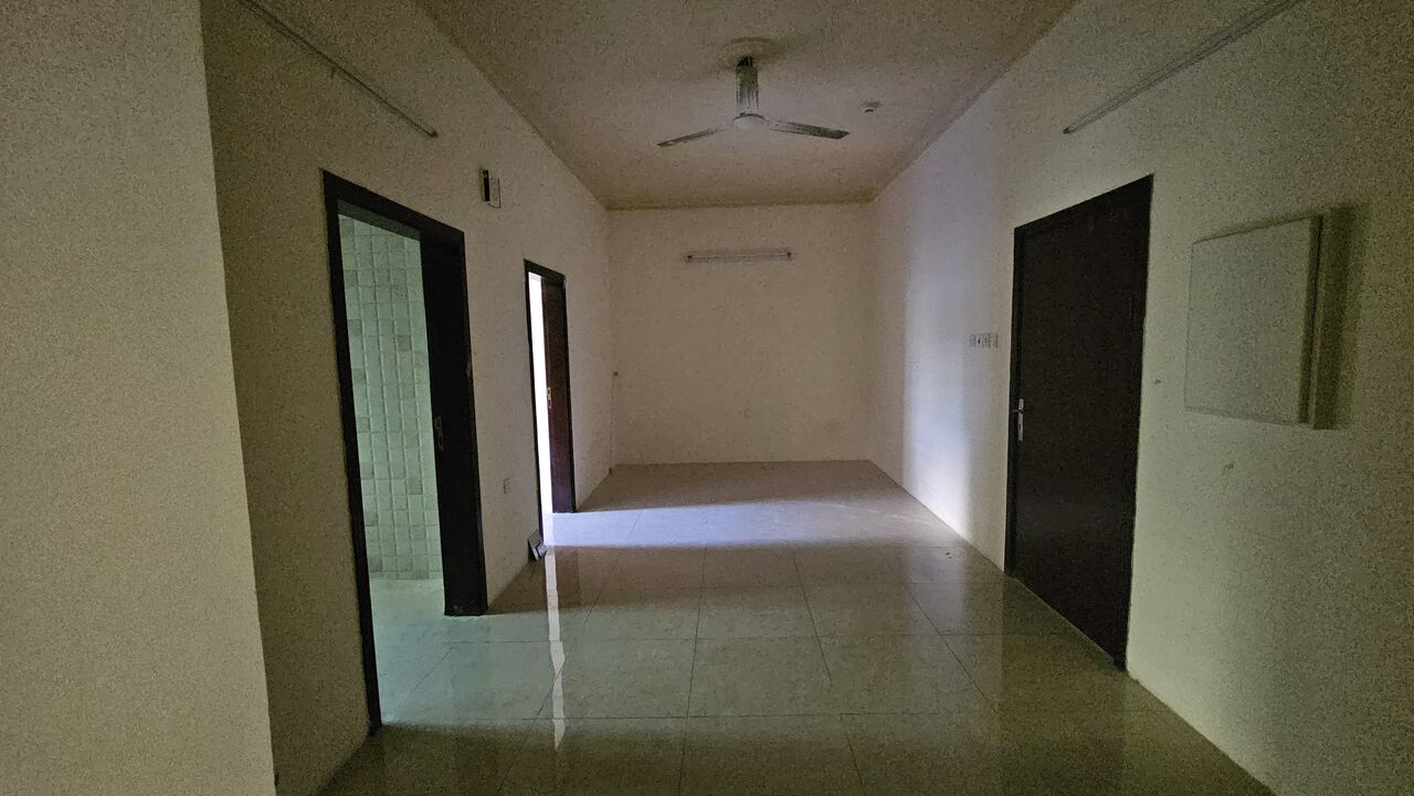 Busaiteen, Apartments, Flats, Houses & Villas, BHD 160/month,  2 BR,  Separate Water Meter, Lift, Underroof Reserved Parking,closed Kitchen.Busaiteen.39128508