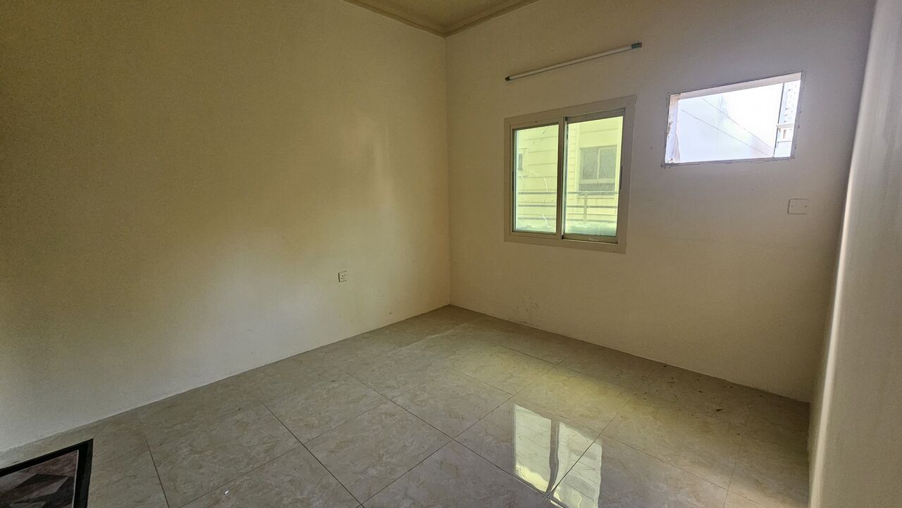 Busaiteen, Apartments, Flats, Houses & Villas, BHD 160/month,  2 BR,  Separate Water Meter, Lift, Underroof Reserved Parking,closed Kitchen.Busaiteen.39128508