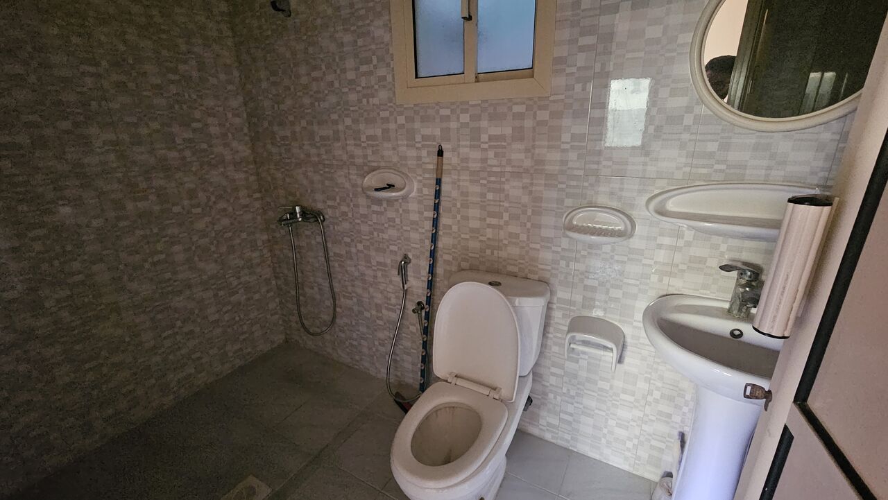 Busaiteen, Apartments, Flats, Houses & Villas, BHD 160/month,  2 BR,  Separate Water Meter, Lift, Underroof Reserved Parking,closed Kitchen.Busaiteen.39128508