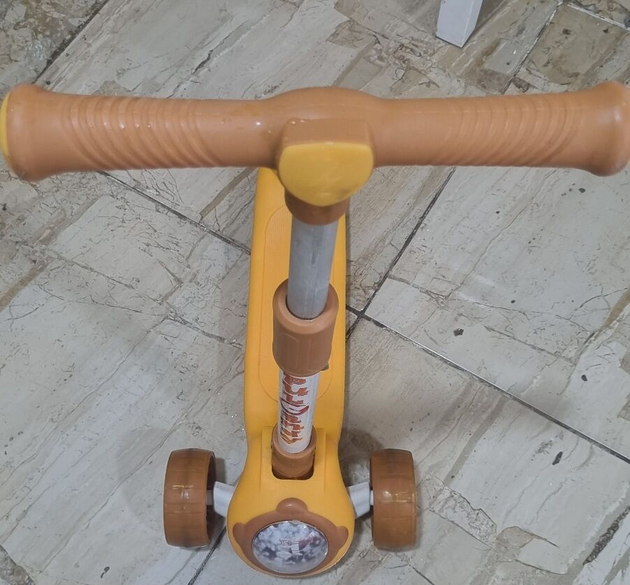 Al Thuqbah, Appliances, SAR 40,  3-Wheel Foldable Toddler Scooter With Lights & Music &ndash; Khobar (Good Condition)