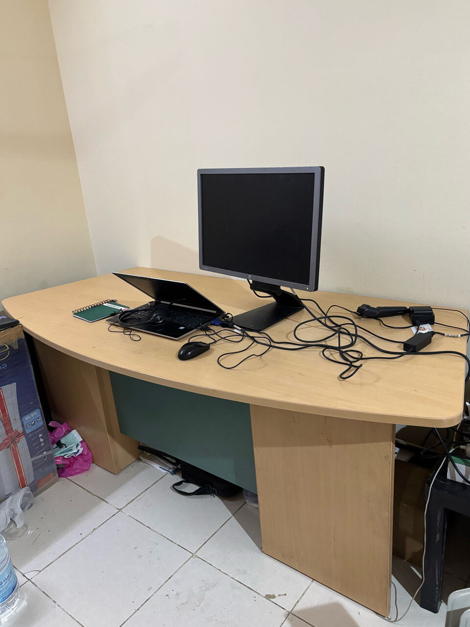 Al Malaz, Furniture, SAR 200,  Office Type Table For Sale