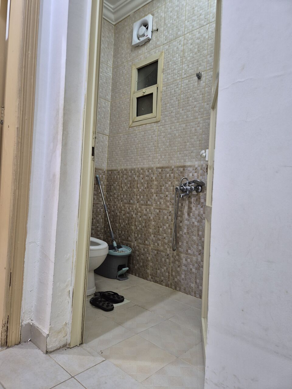 Riyadh, Housing Exchanges, SAR 40/year,  2 BR,  Spacious 2BHK Flat Available For Rent In Al Wazarat, Riyadh, Located Behind Marriott