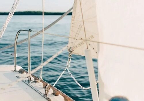 Silicon Oasis, Business, YDYW International Yacht Brokers