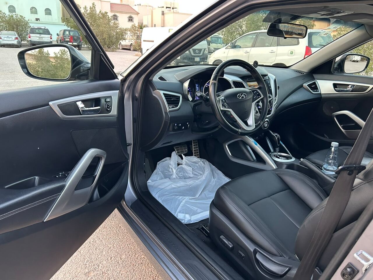 Riyadh, Vehicles, Cars & Trucks , SAR 25000,  Hyundai Veloster,  2015,  Automatic,  215000 KM,  هونداي فيلوستر