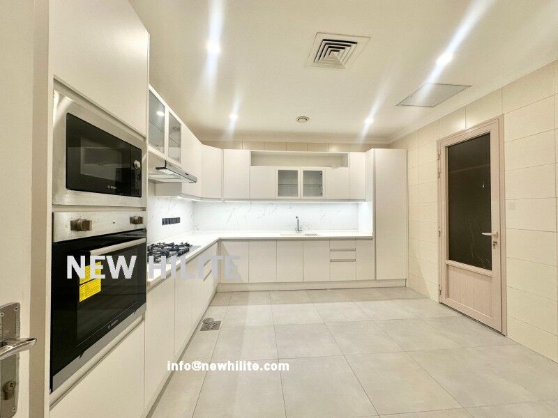 Kuwait City, Villas, KWD 1000,  Spacious 4BR Floor For Rent In Al Siddeeq