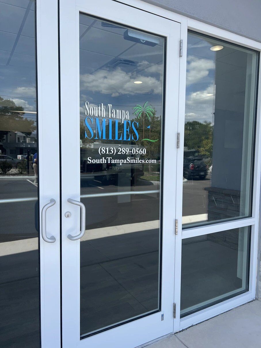 New York, Business, Outdoor Business Signs In Tampa For Stronger Storefront Visibility | Amazing Signs