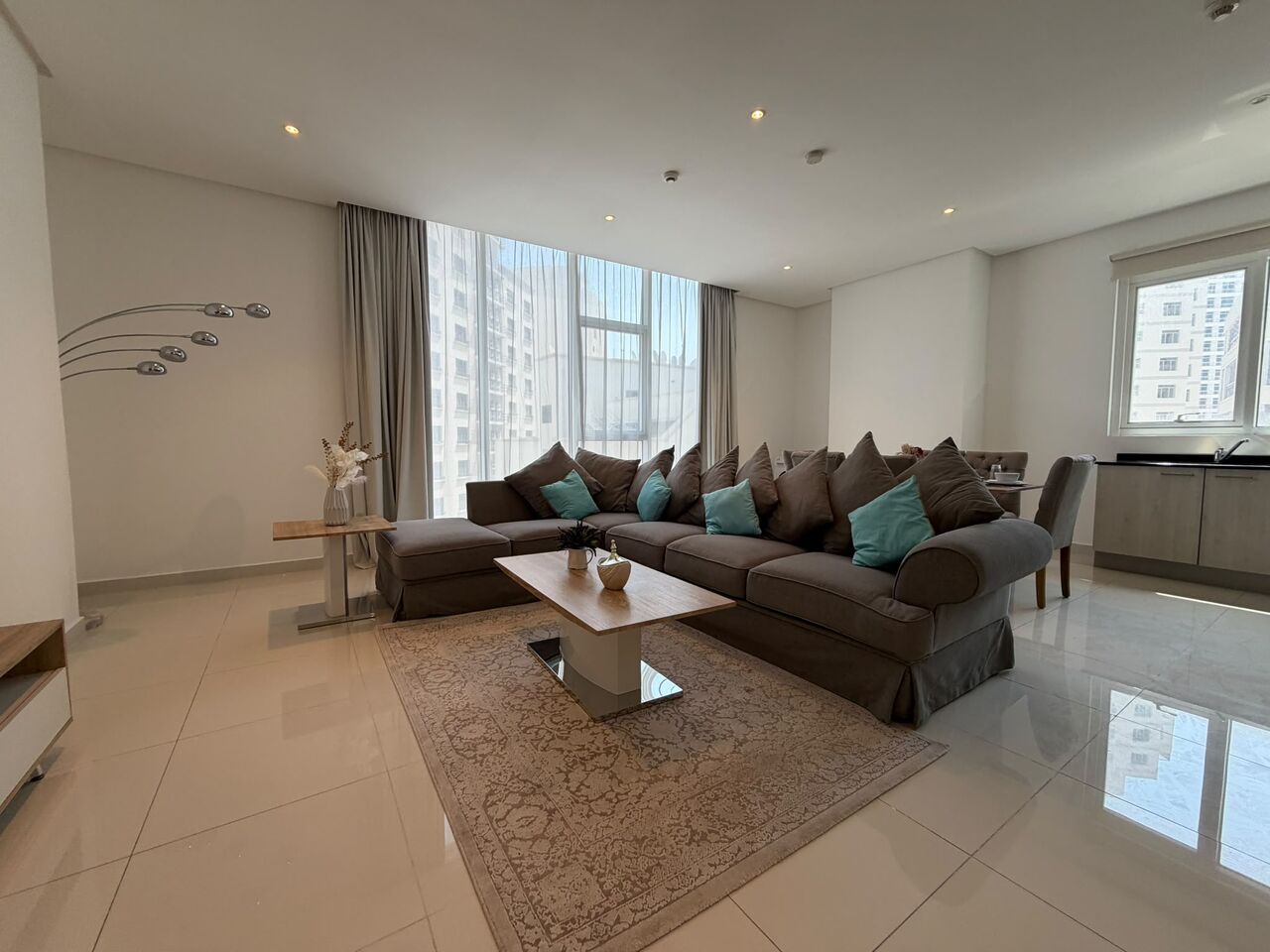 Juffair, Apartments, Flats, Houses & Villas, BHD 550/month,  Furnished,  2 BR,  Apartment For Rent In Juffair