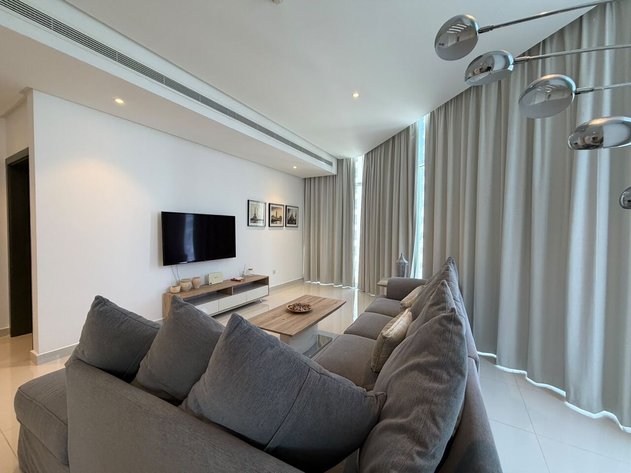 Juffair, Apartments, Flats, Houses & Villas, BHD 375/month,  Furnished,  1 BR,  Apartment For Rent In Juffair