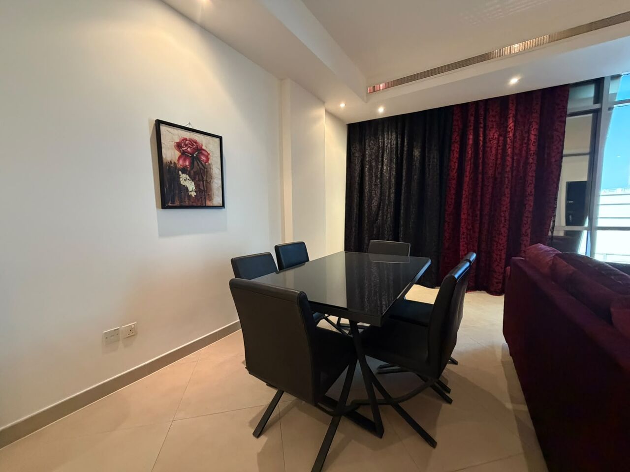Juffair, Apartments, Flats, Houses & Villas, BHD 550/month,  Furnished,  3 BR,  Apartment For Rent In Juffair