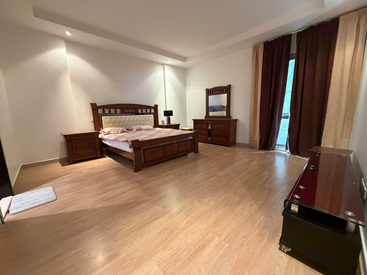 Juffair, Apartments, Flats, Houses & Villas, BHD 550/month,  Furnished,  3 BR,  Apartment For Rent In Juffair
