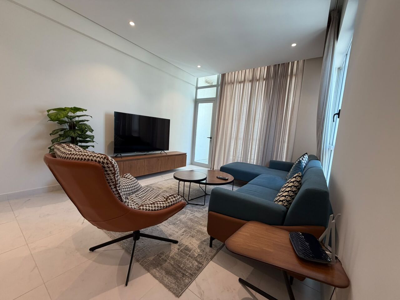 Juffair, Apartments, Flats, Houses & Villas, BHD 430/month,  Furnished,  2 BR,  Apartment For Rent In Juffair