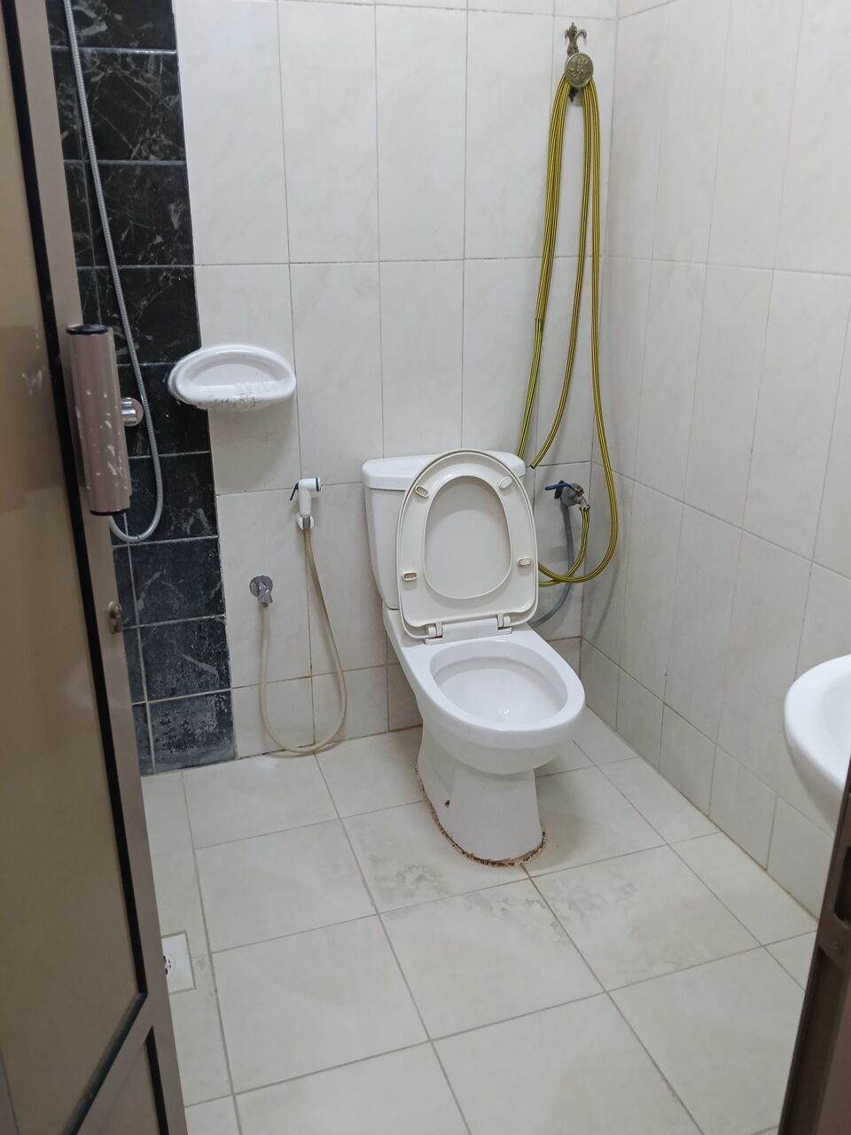 Gudaibiya, Apartments, Flats, Houses & Villas, BHD 160/month,  1 BR,  1 Bedroom Unfurnished Flat For Rent With Ewa Unlimited