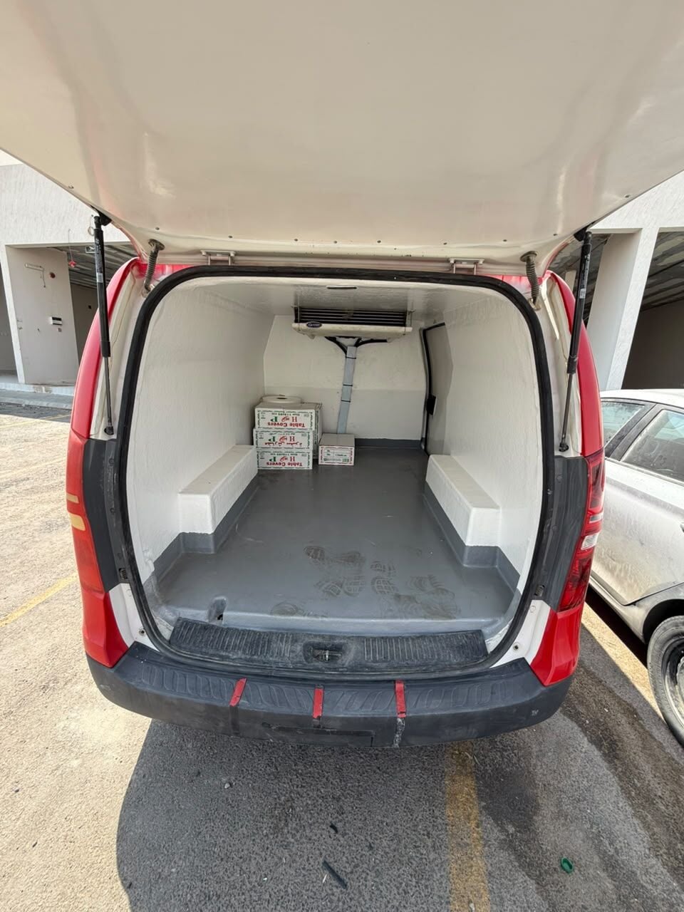 Riyadh, Vehicles, Cars & Trucks , SAR 64000,  Hyundai H1,  2021,  Manual,  41300 KM,