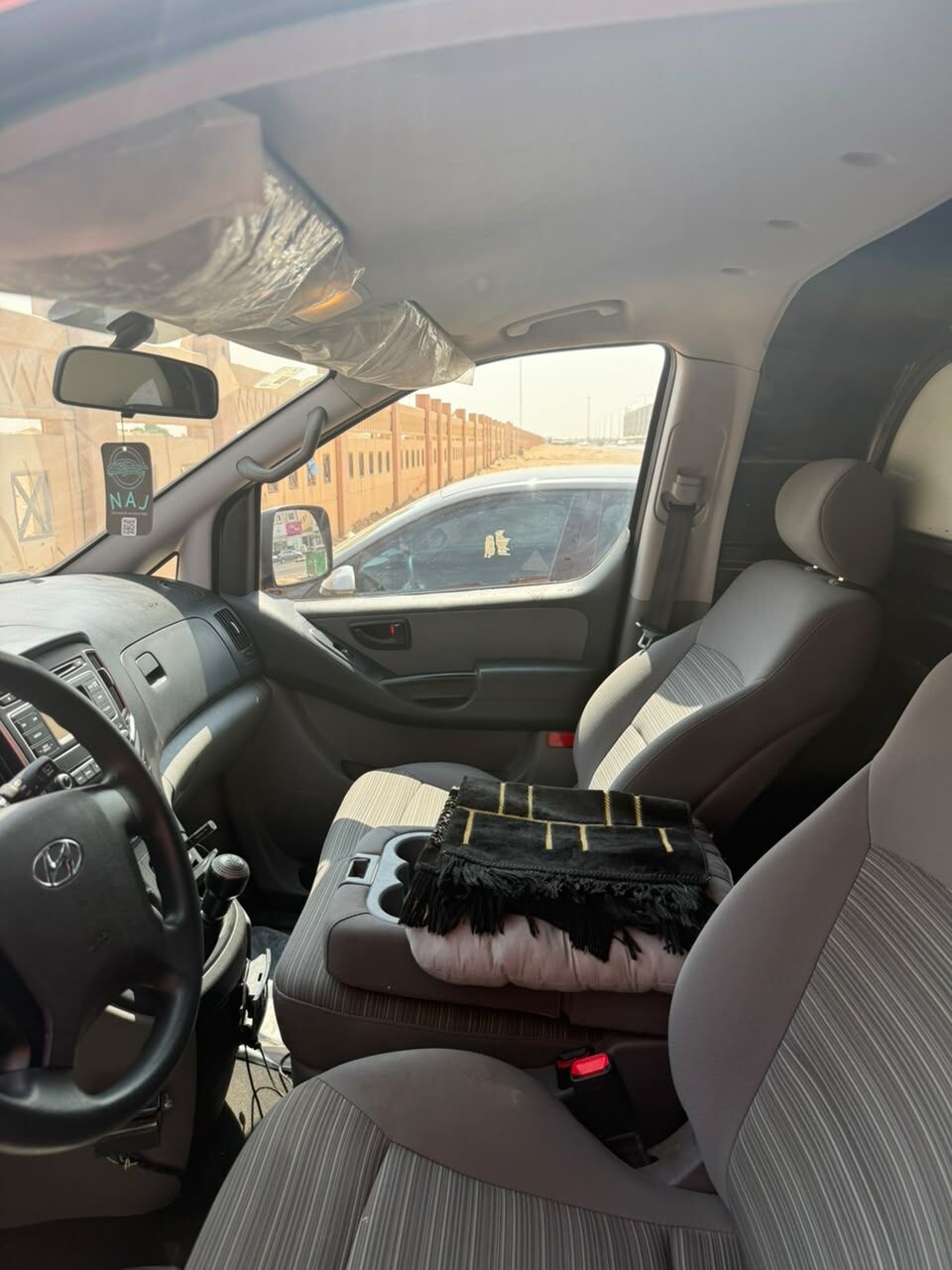Riyadh, Vehicles, Cars & Trucks , SAR 64000,  Hyundai H1,  2021,  Manual,  41300 KM,