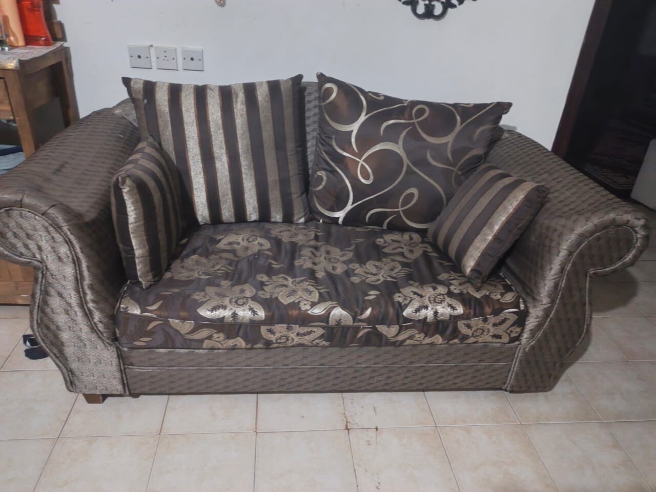 Hara, Furniture, SAR 400,  9 Seater Sofa Set Neat And Clean