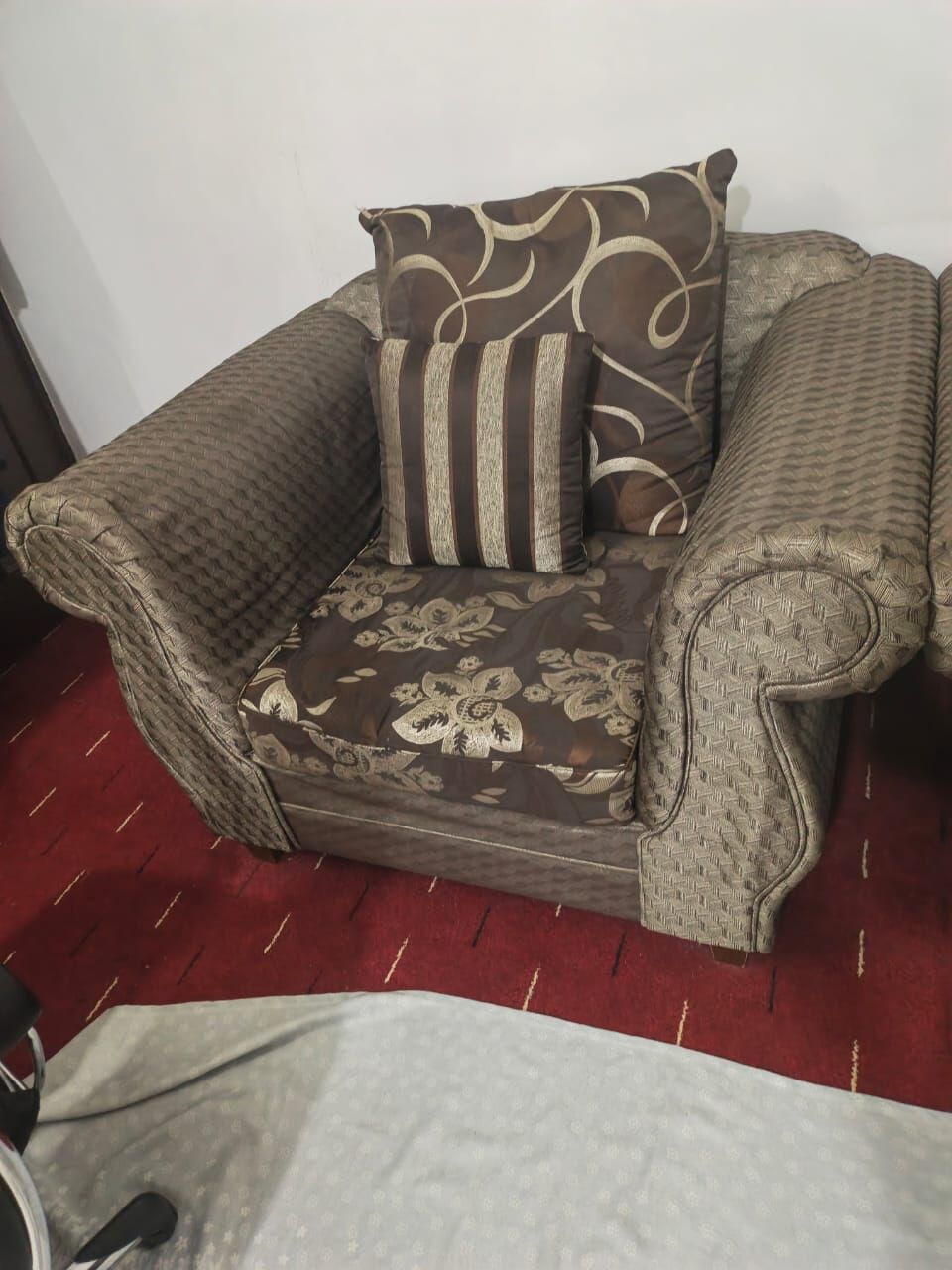 Hara, Furniture, SAR 400,  9 Seater Sofa Set Neat And Clean