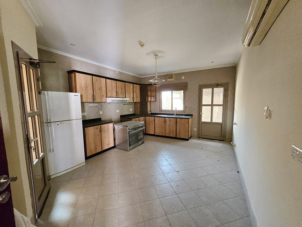 Janabiya, Villas, BHD 650,  350 Sq. Meter,  SPACIOUS VILLA FOR RENT- 4 Master Bedrooms - Covered Parking