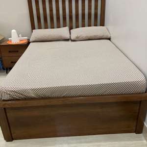 SAR 2000, FOR IMMEDIATE SALE – Bedroom Furniture Set