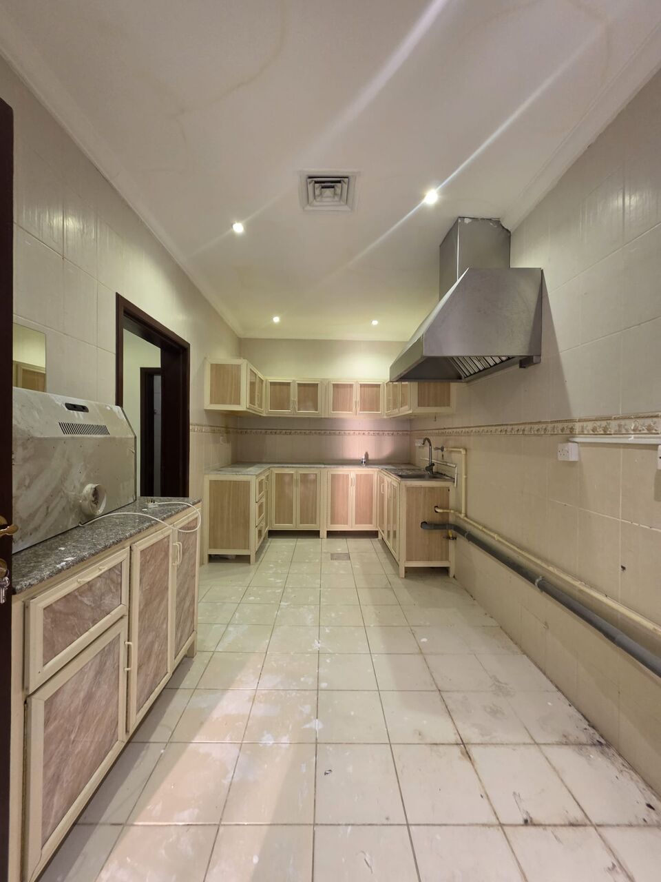 Kuwait City, Apartments, Flats, Houses & Villas, KWD 650/month,  3 BR,  Apartment For Rent In Al-Salam (for Small Kuwaiti Families Only).