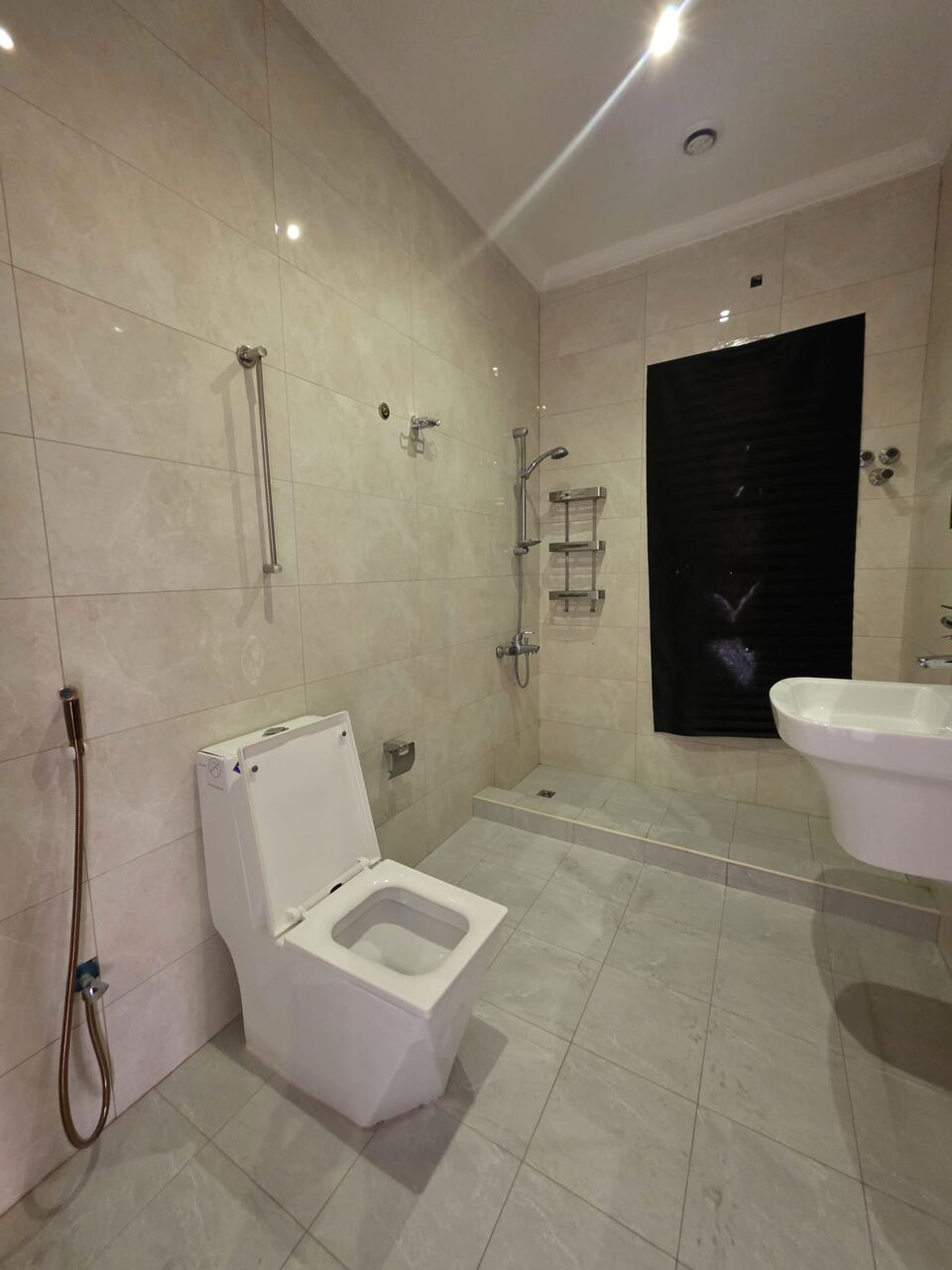 Kuwait City, Apartments, Flats, Houses & Villas, KWD 650/month,  3 BR,  Apartment For Rent In Al-Salam (for Small Kuwaiti Families Only).