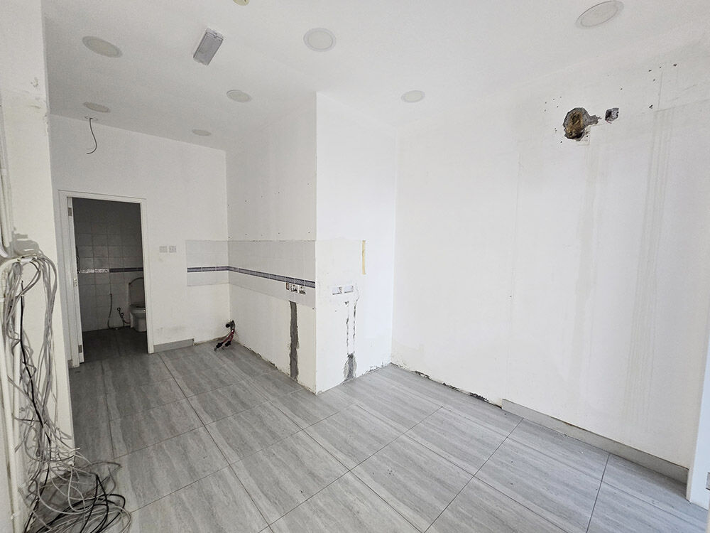 Galali, Shops, BHD 420,  18 Sq. Meter,  Spacious Large Commercial Shop In Galali