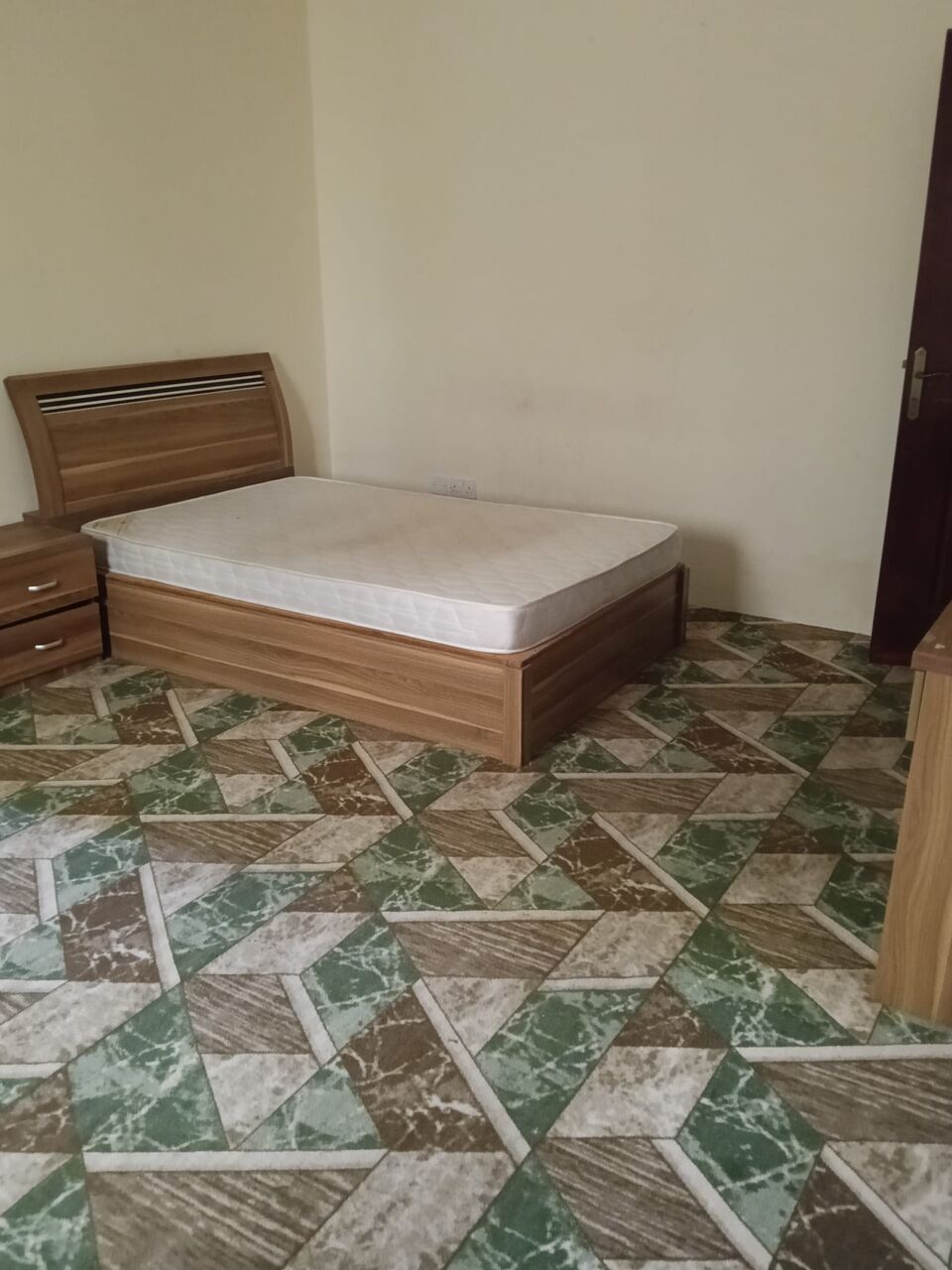 Hoora, Apartments, Flats, Houses & Villas, BHD 200/month,  2 BR,  2 Bedroom Semi Furnished Flat For Rent  Without Ewa