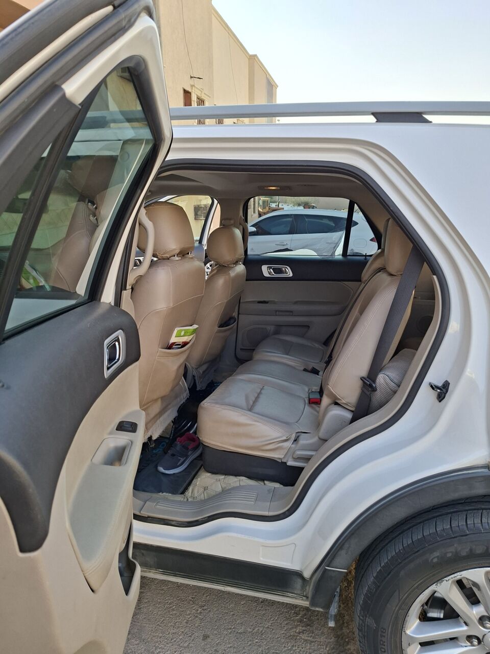 Umm Al Hamam, Vehicles, Cars & Trucks , SAR 48000,  Ford Explorer AWD Sunroof,  2015,  Automatic,  242000 KM,  Ford Explorer  AWD Sunroof