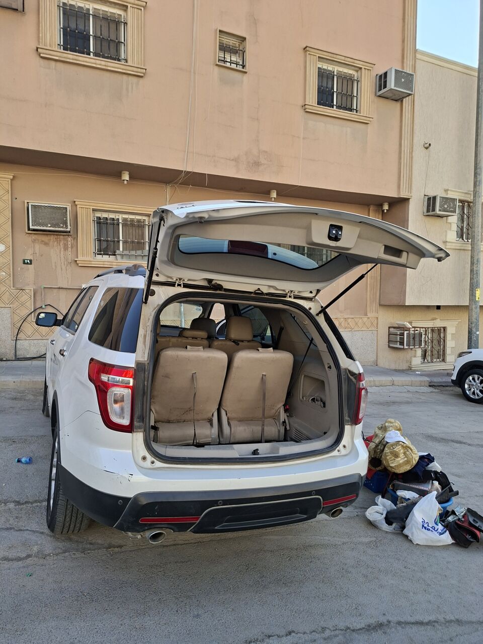 Umm Al Hamam, Vehicles, Cars & Trucks , SAR 48000,  Ford Explorer AWD Sunroof,  2015,  Automatic,  242000 KM,  Ford Explorer  AWD Sunroof