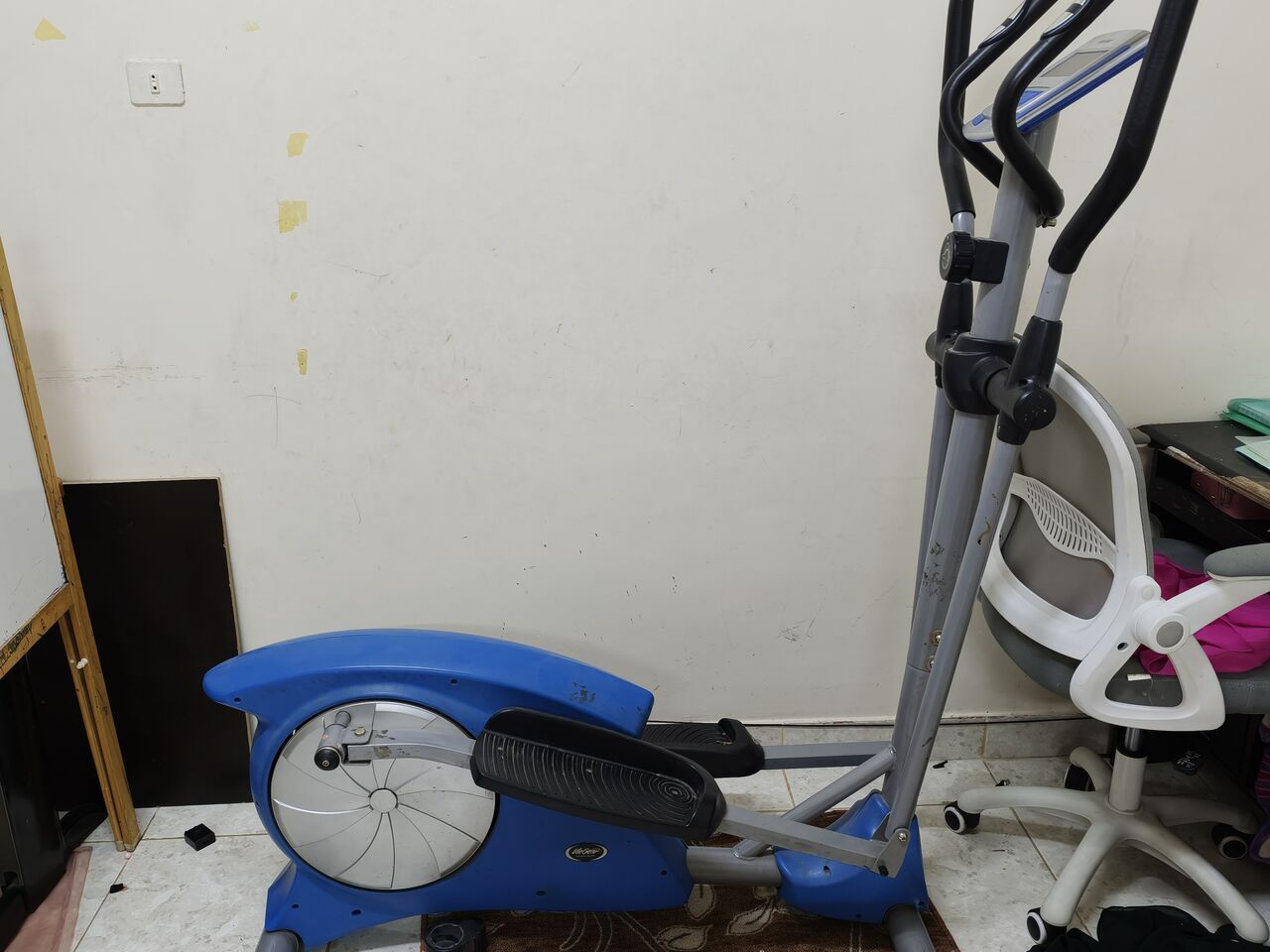 Riyadh, Free Items, Elliptical Machine Broken