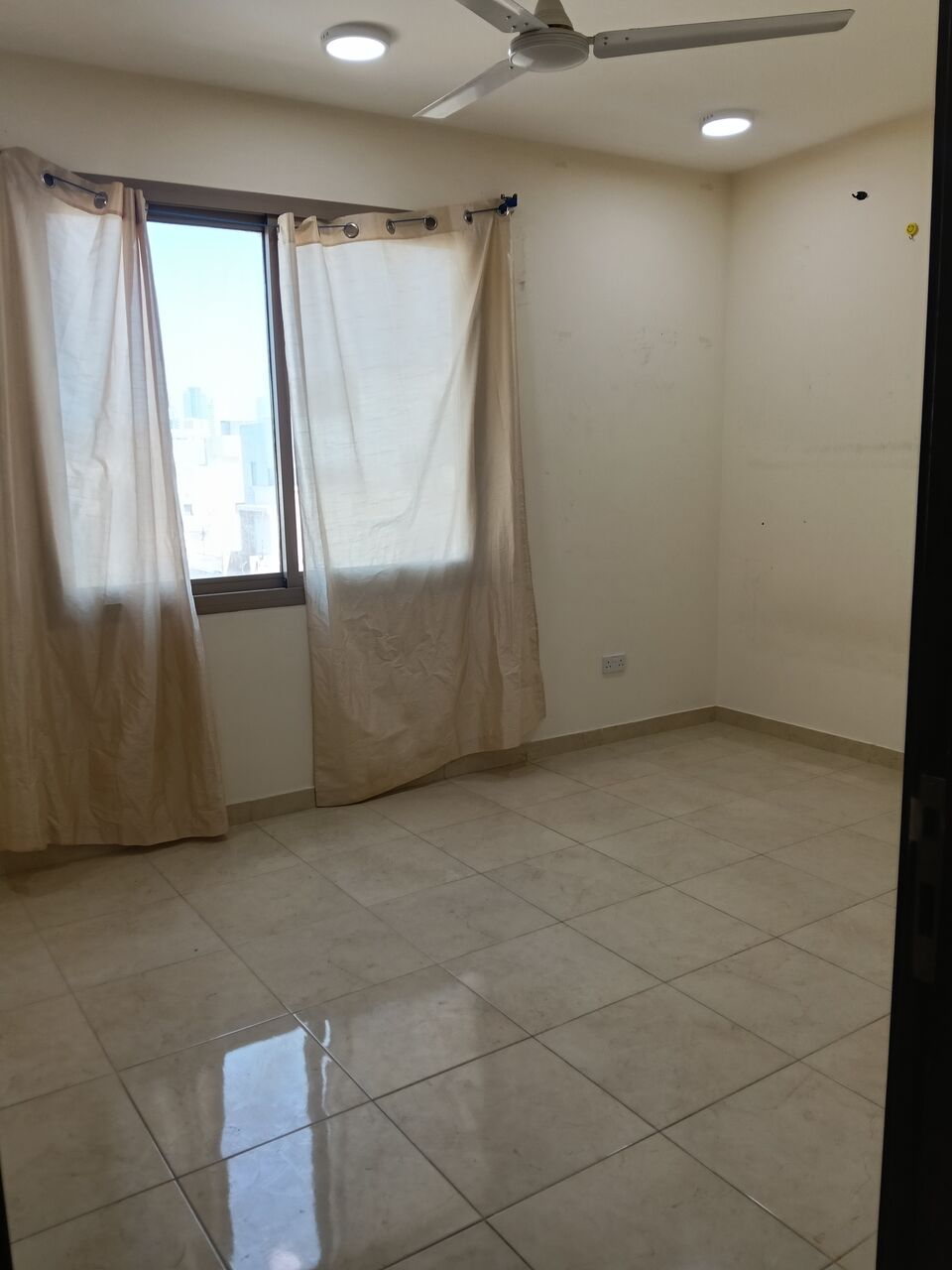 Gudaibiya, Apartments, Flats, Houses & Villas, BHD 150/month,  1 BR,  1 Bedroom Unfurnished Flat For Rent With Ewa
