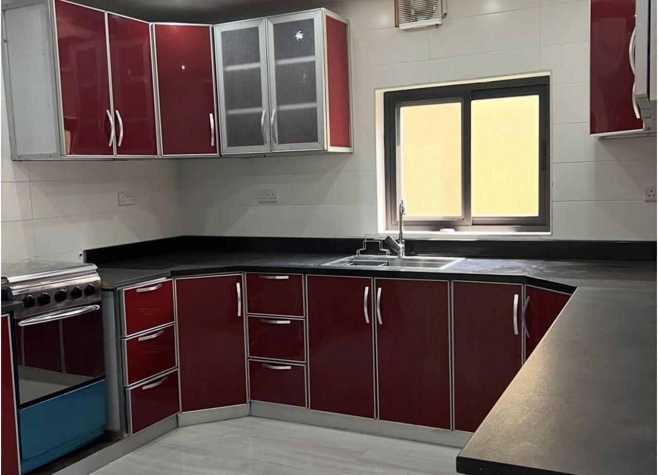 Manama, Apartments, Flats, Houses & Villas, BHD 155/month,  Flat For Rent Almost Furnished In Damistan Close To Al Amal Hospital