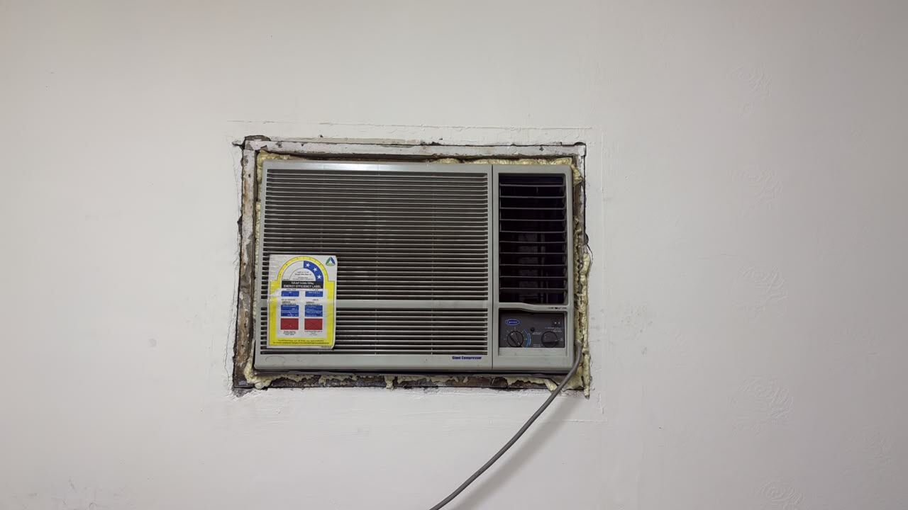 Al Aziziyah, Air Conditioners, SAR 650,  Carrier 1.5 Ton Ac