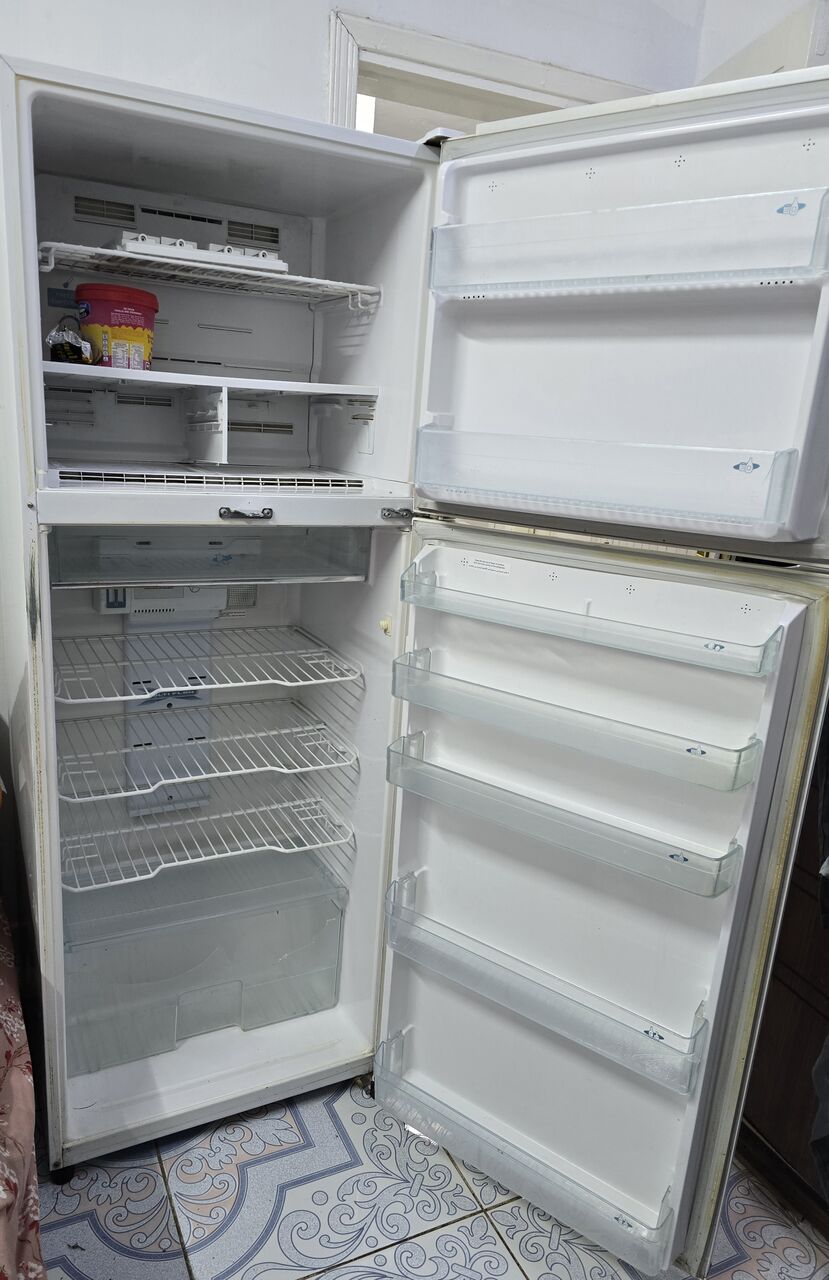 Al Murabba, Appliances, SAR 400,  Refrigerator For Sale. Toshiba - 415ltr