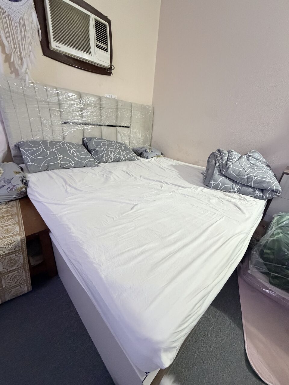 Riyadh, Furniture, SAR 1300,  Bed + Dressing Table Set For Sale