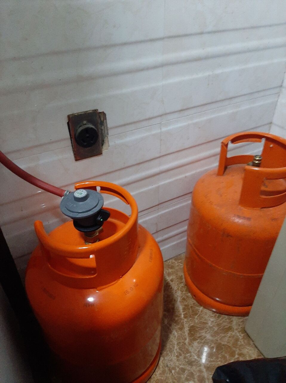Al Jubail Al Balad, Household Items, SAR 250,  2 Gas Cylinder @ 250 Only