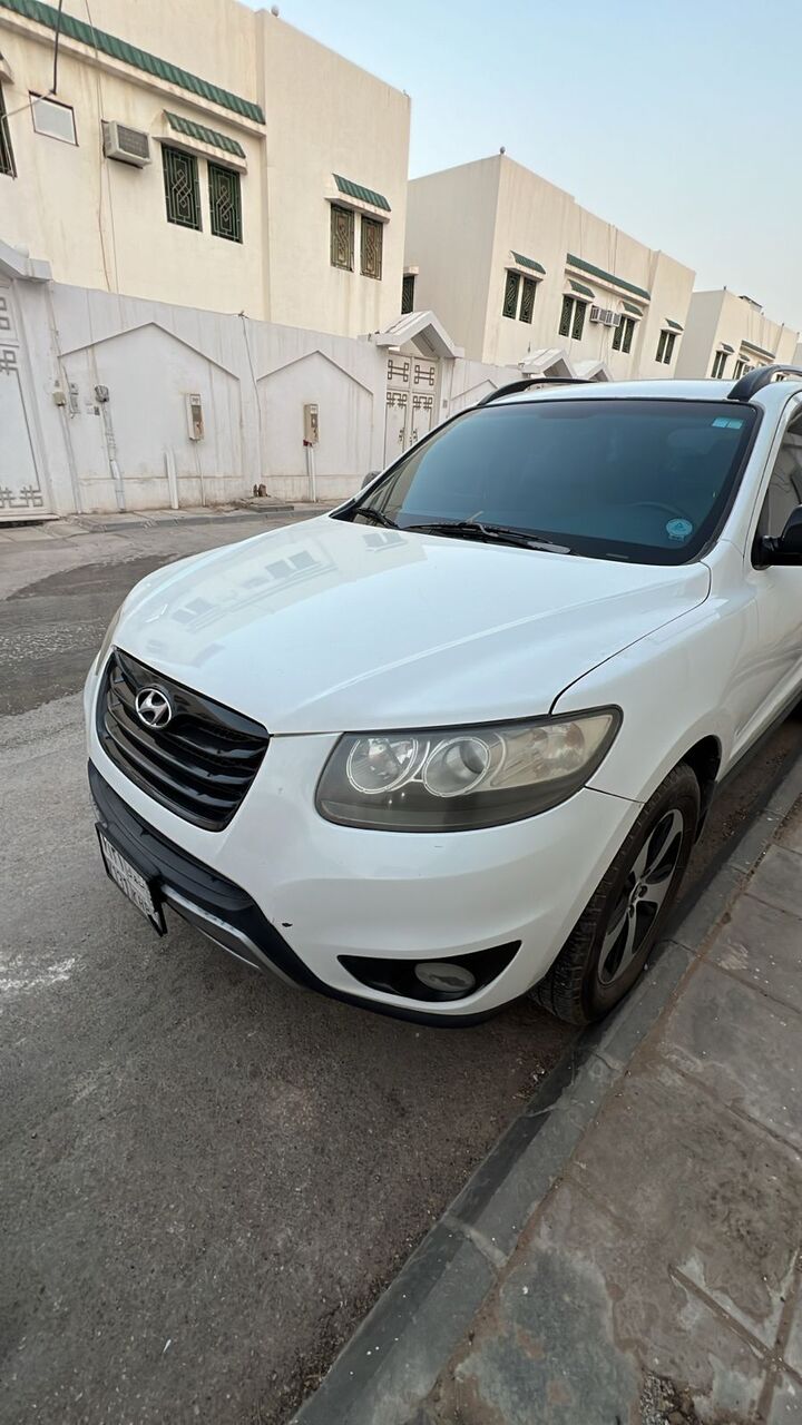 Riyadh, Vehicles, Cars & Trucks , SAR 20000,  Hyundai Santa Fe,  2012,  Automatic,  400000 KM,  HYUNDAI SENTAFE