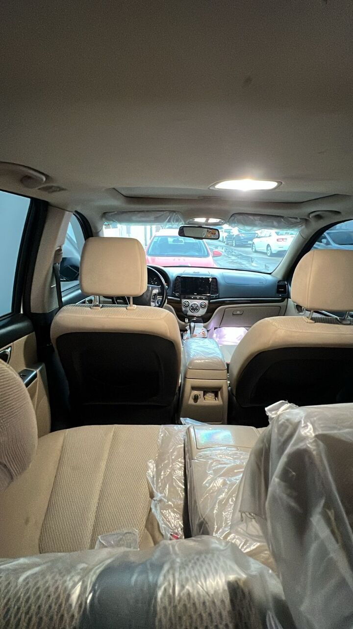 Riyadh, Vehicles, Cars & Trucks , SAR 20000,  Hyundai Santa Fe,  2012,  Automatic,  400000 KM,  HYUNDAI SENTAFE