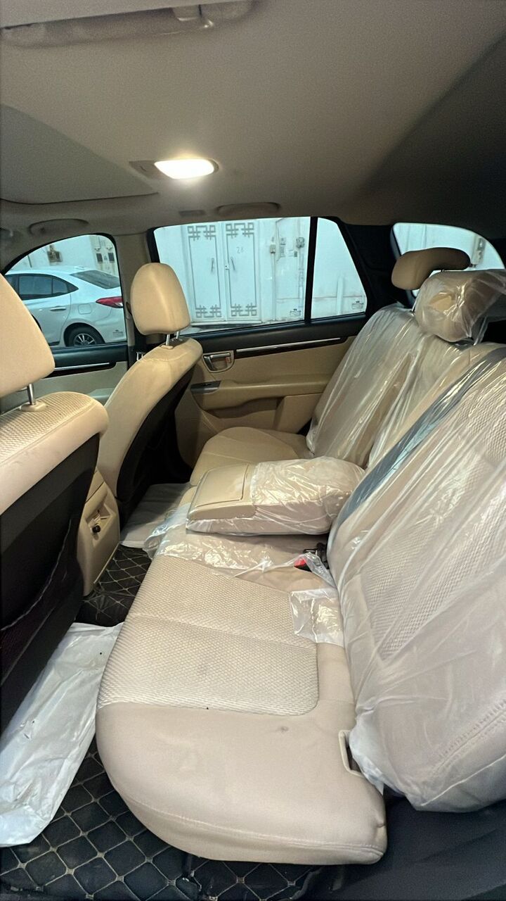 Riyadh, Vehicles, Cars & Trucks , SAR 20000,  Hyundai Santa Fe,  2012,  Automatic,  400000 KM,  HYUNDAI SENTAFE
