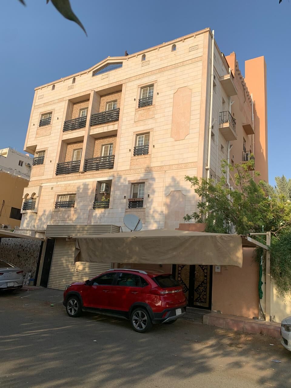 Salamah, Apartments, Flats, Houses & Villas, SAR 3500/month,  Studio,  100 Sq. Meter,  Giant Furnished Studio