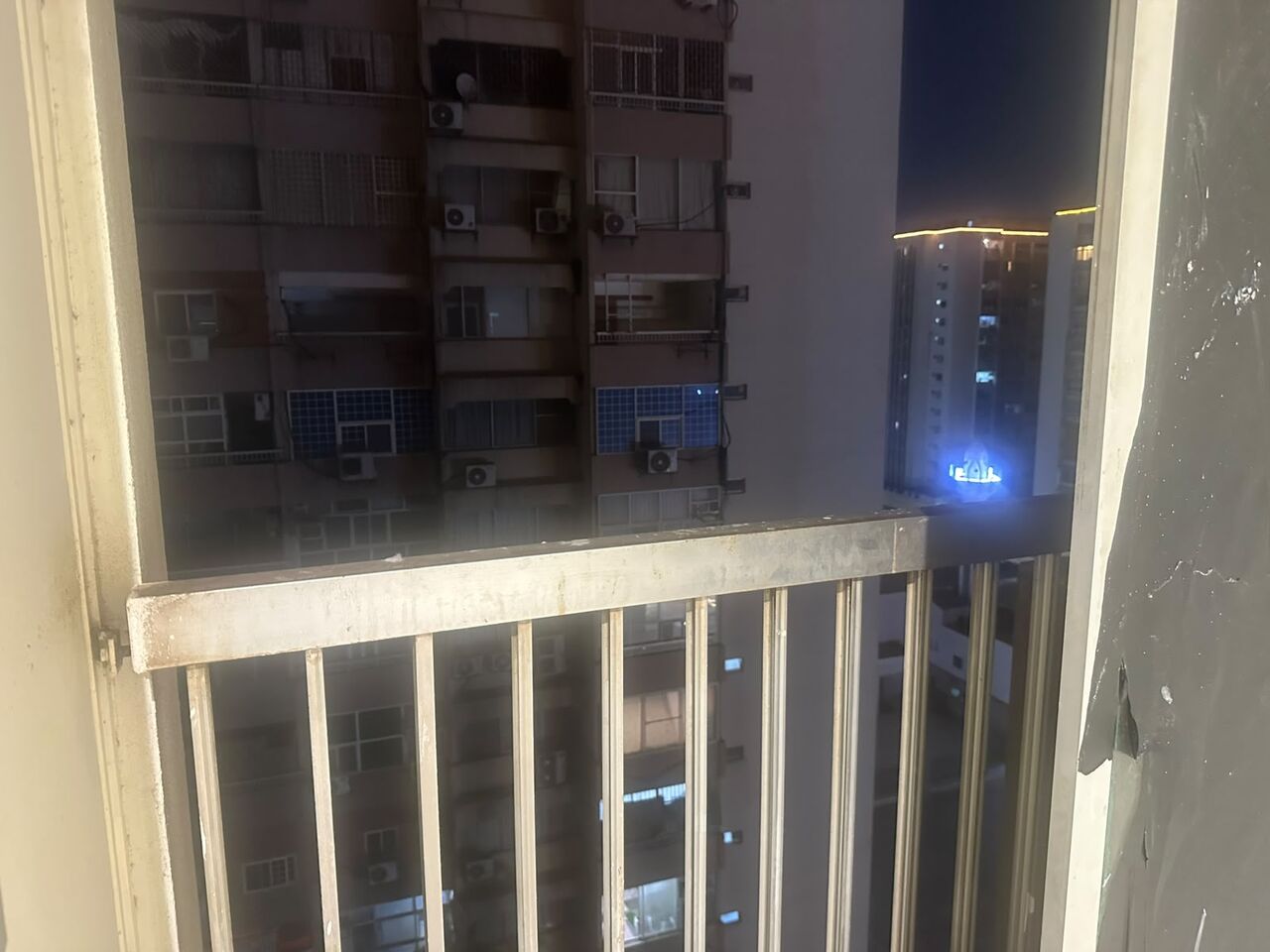 Al Sharafeyah, Rooms for Rent, SAR 950/month,  100 Sq. Meter,  One Large Room For Rent With Small Balcony/big Window