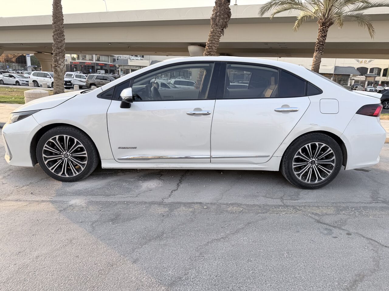 Riyadh, Vehicles, Cars & Trucks , SAR 42000,  Toyota Corolla 1.6 Xli Executive Moonroof Edition White,  2020,  Automatic,  110026 KM,