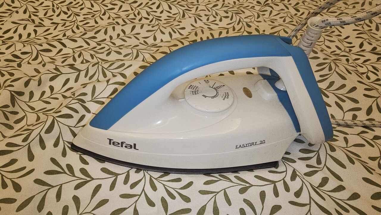 Jeddah, Appliances, SAR 75,  TEFAL IRON With Teflon Non-Stick Coating