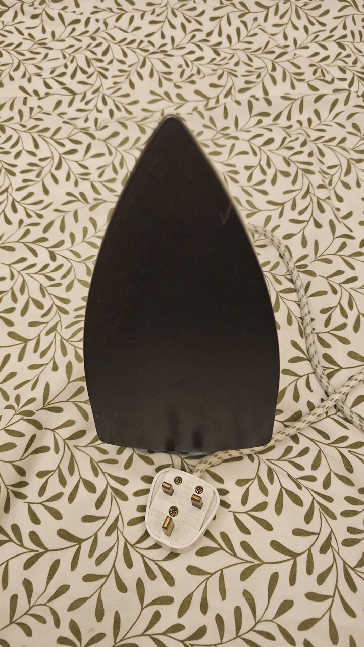 Jeddah, Appliances, SAR 75,  TEFAL IRON With Teflon Non-Stick Coating