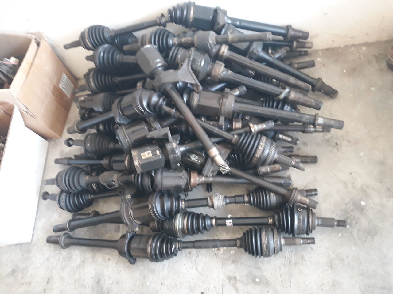 Hamala, Auto Parts, BHD 100,  Sales Japan Cars Engines & Gearboxes. Contact On Whats App: 35317080