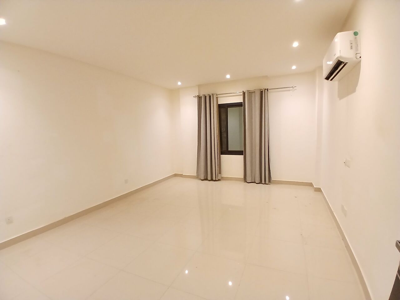 Hidd, Apartments, Flats, Houses & Villas, BHD 270/month,  2 BR,  Flat 2bhk Inclusive Ewa New Hidd